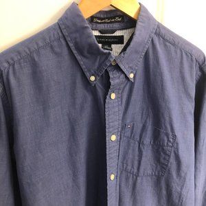 Tommy Hilfiger Men's Large Button Up Shirt